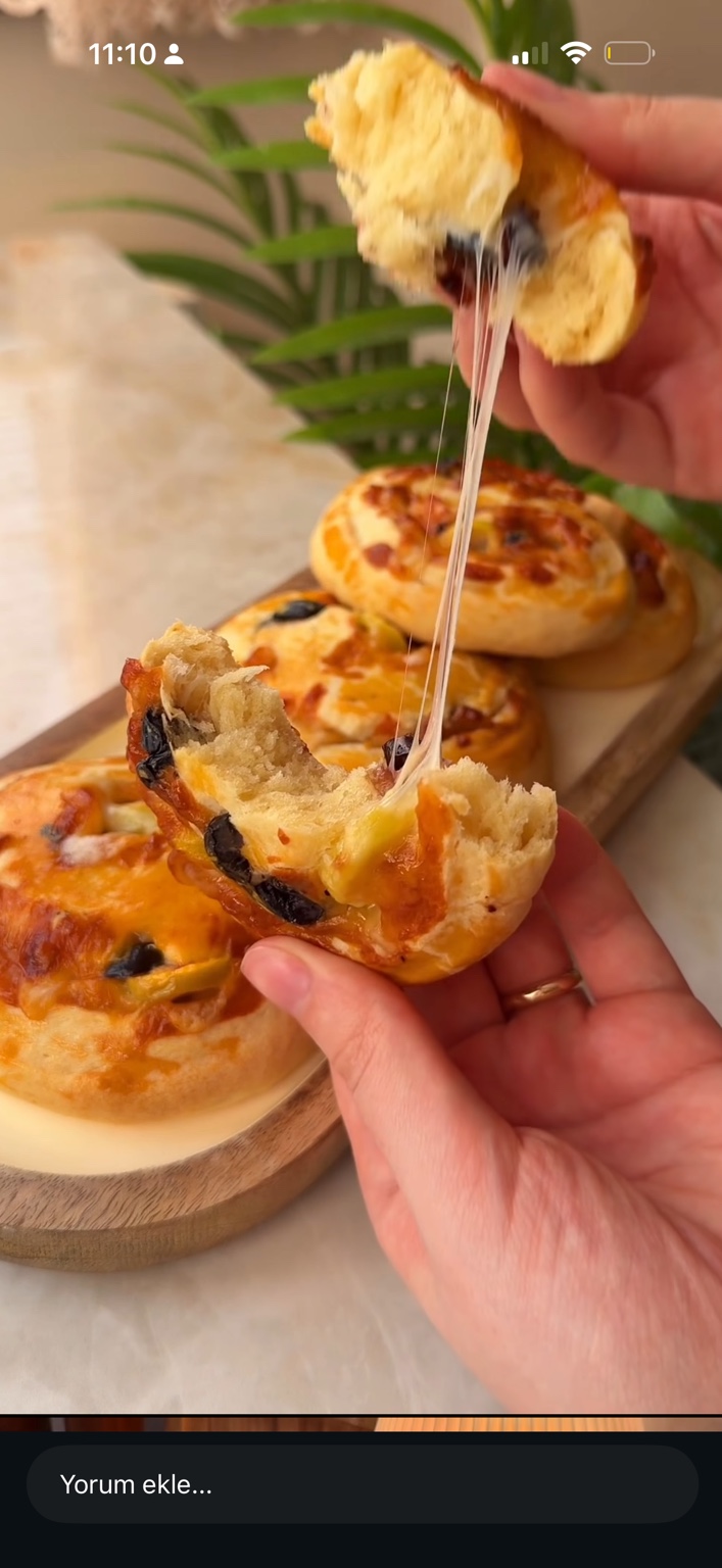 Kıyır Kıyır Zeytinli Rulo Çörek