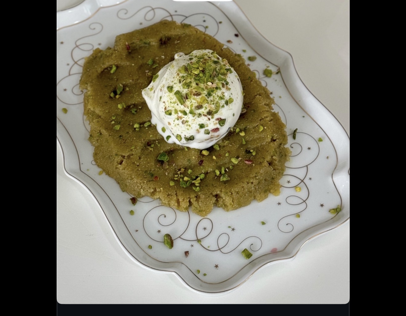 Antep Fıstıklı İrmik Helvası